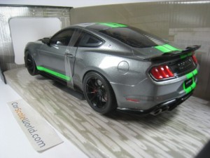 SHELBY GT500 KR 2020 1/18 SOLIDO (CARBONIZED GREY/GREEN)