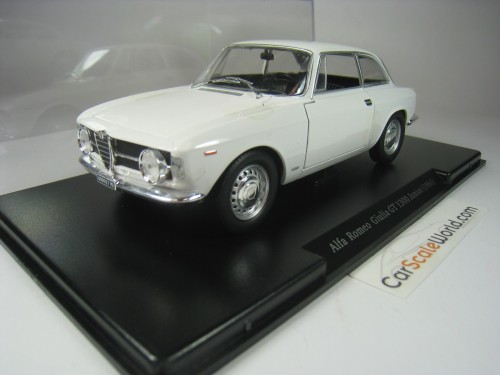 ALFA ROMEO GIULIA GT 1300 JUNIOR 1966 1/24 LEO MODELS (WHITE)