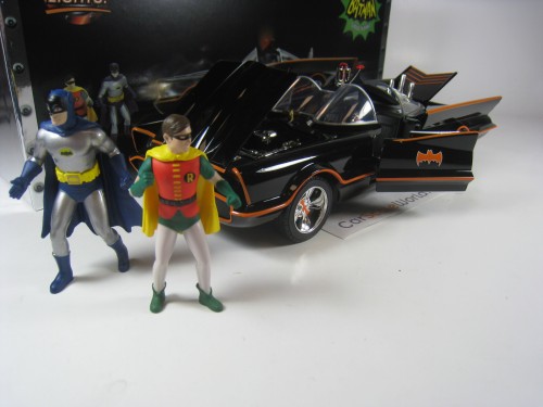 CLASSIC TV SERIES BATMOBILE - BATMAN WITH FIGURES 