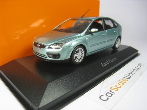 FORD FOCUS 2004 1/43 MAXICHAMPS (LIGGHT BLUE METALLIC)