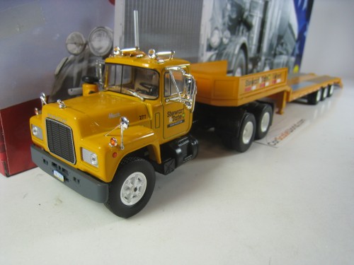 MACK R SERIES 1975 STEWART AND TATE 1/43 IXO ALTAYA 