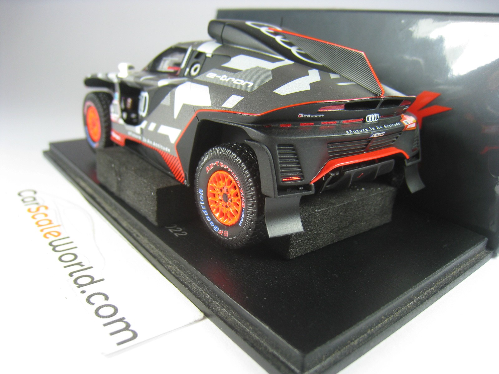 AUDI RS Q E-TRON #200 DAKAR 2022 S. PETERHANSEL E. BOULANGER 1/43 SPAR