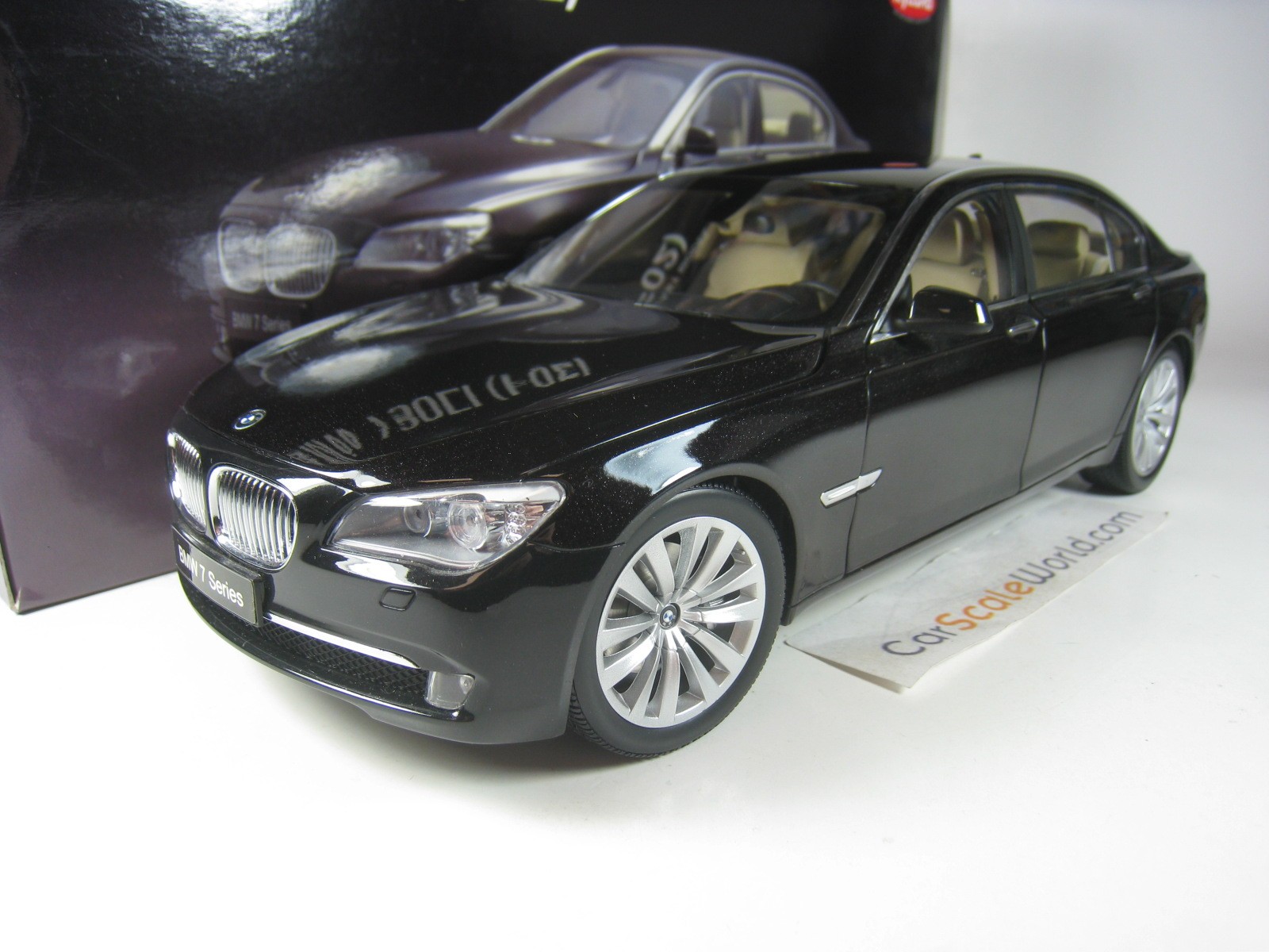 BMW 750 Li (F02) - 7 SERIES 1/18 KYOSHO (BLACK METALLIC)