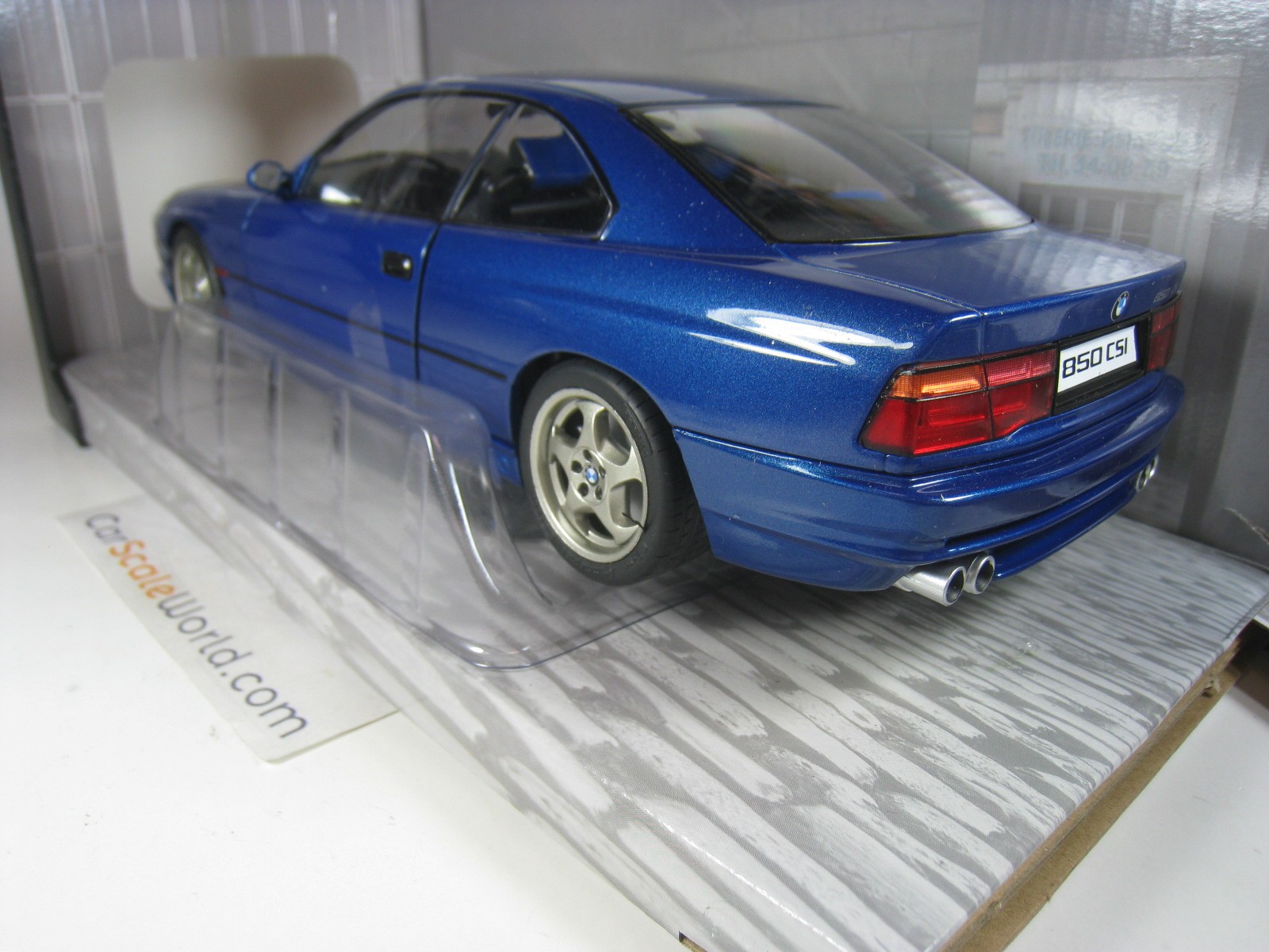 BMW 850 CSI E31 Blue Solido 1/18