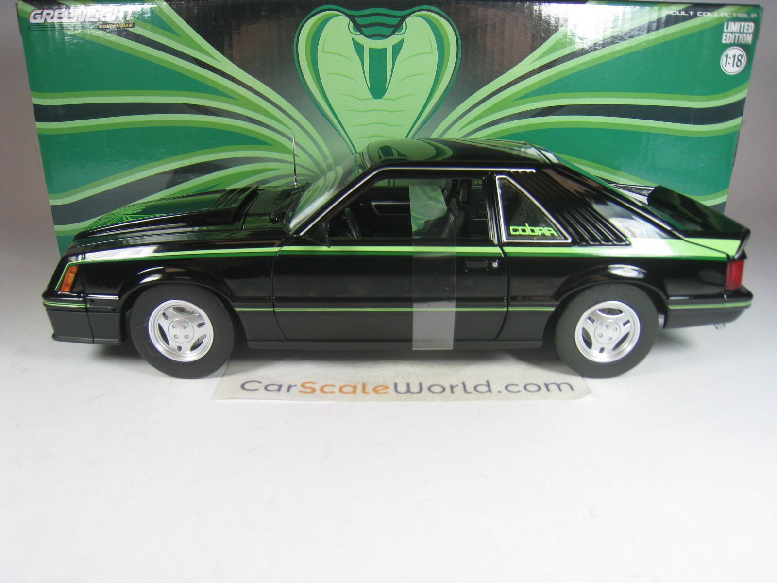 FORD MUSTANG COBRA 1980 1/18 GREENLIGHT (BLACK)