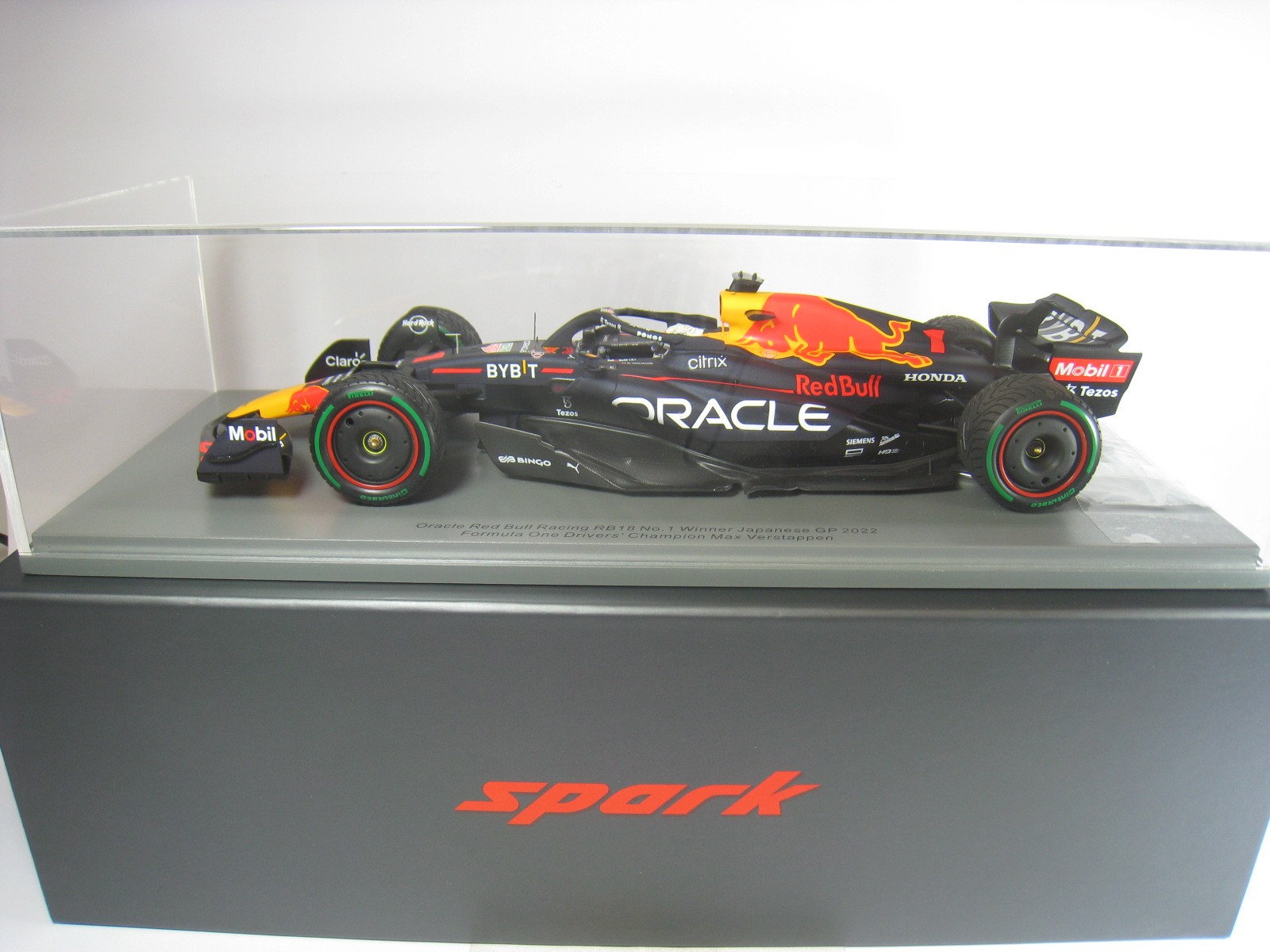 ORACLE RED BULL RACING RB18 WINNER JAPANESE GP 2022 MAX VERSTAPPEN 1/1