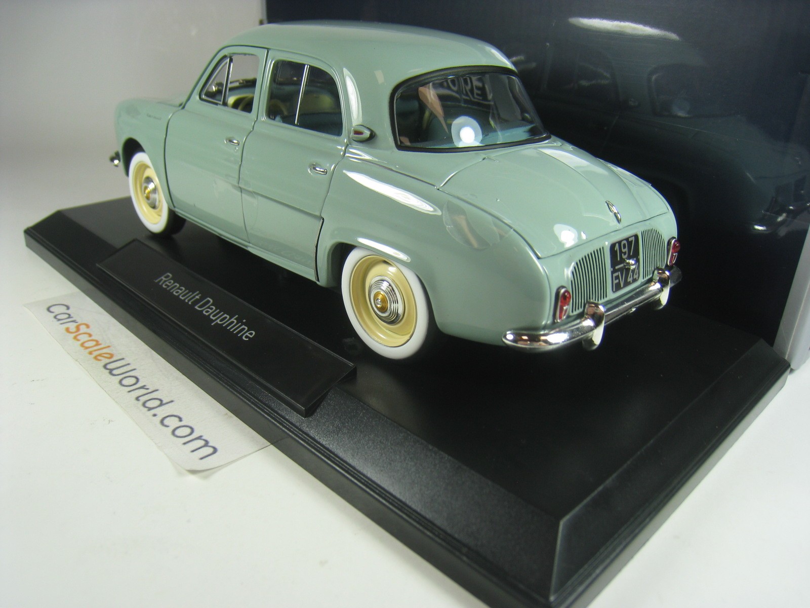 RENAULT DAUPHINE 1958 1/18 NOREV (AZUR BLUE)