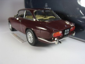 ALFA ROMEO 2000 GTV 1973 1/18 NOREV (MAROON)