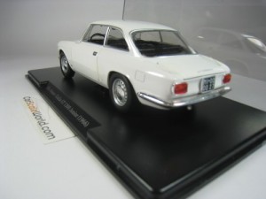 ALFA ROMEO GIULIA GT 1300 JUNIOR 1966 1/24 LEO MODELS (WHITE)