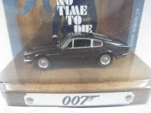 ASTON MARTIN V8 1987 NO TIME TO DIE 007 JOHNNY LIGHTNING