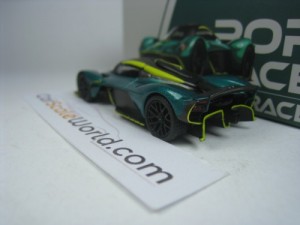 ASTON MARTIN VALKYRIE 2021 1/64 POP RACE (ASTON MARTIN RACING GREEN)