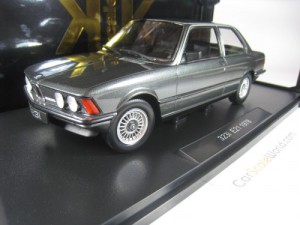BMW 323i E21 1978 1/18 KK SCALE (GREY METALLIC)