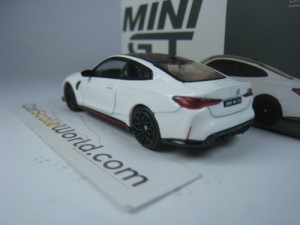 BMW M4 CSL 1/64 MINI GT (ALPINE WHITE)