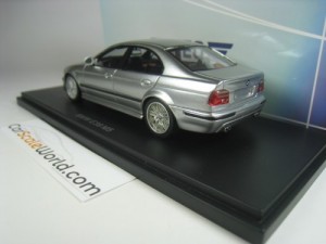BMW M5 E39 2002 1/43 NEO (SILVER METALLIC)
