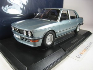 BMW M535i 1980 (E12) 1/18 NOREV (LIGHT BLUE METALLIC)