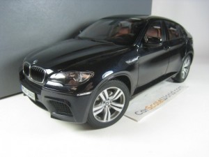 BMW X6 M E71 2009 1/18 KYOSHO (CARBON BLACK METALLIC)