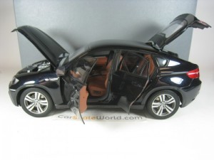 BMW X6 M E71 2009 1/18 KYOSHO (CARBON BLACK METALLIC)