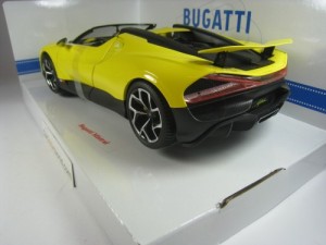 BUGATTI MISTRAL 2023 1/18 BBURAGO (YELLOW)