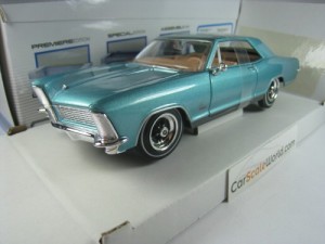 BUICK RIVIERA 1965 1/26 MAISTO (LIGHT GREEN)