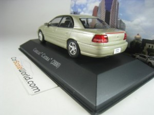 CADILLAC CATERA 2000 1/43 IXO ALTAYA (CHAMPAGNE SILVER)