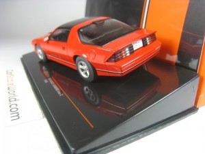 CHEVROLET CAMARO IROC-Z 1986 1/43 IXO (RED)