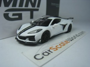 CHEVROLET CORVETTE Z06 1/64 MINI GT (WHITE)