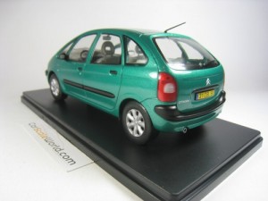 CITROEN XSARA PICASSO 2003 1/24 IXO HACHETTE (GREEN) WITH BLISTER