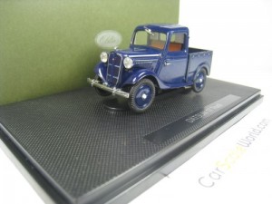 DATSUN 17 TRUCK 1937 1/43 EBBRO (BLUE)