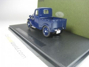 DATSUN 17 TRUCK 1937 1/43 EBBRO (BLUE)