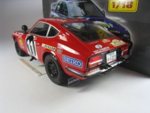 DATSUN 240Z RALLY SAFARI 1971 E. HERRMANN 1/18 IXO ALTAYA