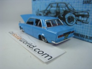 DATSUN 510 PRO STREET KAIDO HOUSE TANTO V1 042 DANIEL WU 1/64 MINI GT (BLUE)