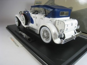 DUESENBERG II SJ 1934 1/18 GREENLIGHT (BLUE/WHITE)