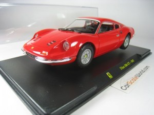 FERRARI DINO 206 GT 1967 1/24 BBURAGO CENTAURIA (RED)