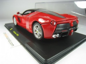 FERRARI LAFERRARI 1/24 BBURAGO CENTAURIA (RED)