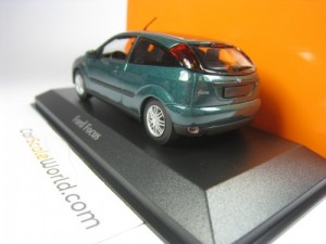 FORD FOCUS 1998 1/43 MAXICHAMPS (GREEN)