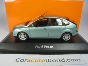 FORD FOCUS 2004 1/43 MAXICHAMPS (LIGGHT BLUE METALLIC)