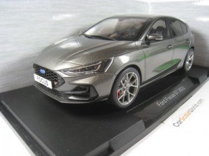 FORD FOCUS ST 2022 1/18 MCG (MAGNETIC GREY METALLIC)