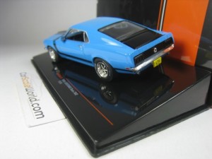 FORD MUSTANG BOSS 302 1970 1/43 IXO (BLUE/BLACK STRIPES)