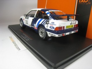 FORD SIERRA RS COSWORTH #14 RALLY 1000 LAKES 1988 C. SAINZ 1/24 IXO