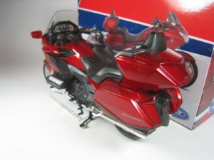 HONDA GL 1800 GOLDWING TOUR 2018 1/12 WELLY (RED)