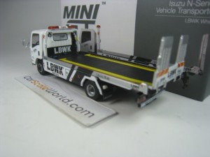 ISUZU N-SERIES VEHICLE TRANSPORTER LBWK 1/64 MINI GT (WHITE)