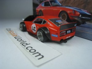 KAIDO HOUSE NISSAN FAIRLADY Z LARRY CHEN V1 #100 1/64 MINI GT (ORANGE BANG)