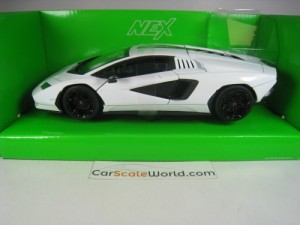 LAMBORGHINI COUNTACH LPi 800-4 1/24 WELLY (WHITE)