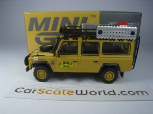 LAND ROVER DEFENDER 110 1989 CAMEL TROPHY AMAZON TEAM JAPAN 1/64 MINI GT