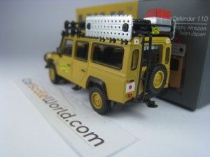 LAND ROVER DEFENDER 110 1989 CAMEL TROPHY AMAZON TEAM JAPAN 1/64 MINI GT