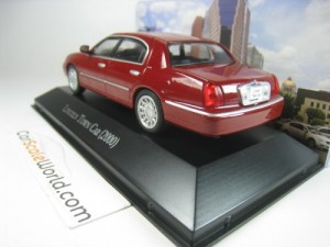 LINCOLN TOWN CAR 2000 1/43 IXO ALTAYA (BURGUNDY)