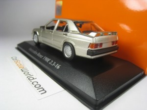 MERCEDES BENZ 190E 2.3 16V 1984 W201 1/43 MAXICHAMPS (GOLD METALLIC)