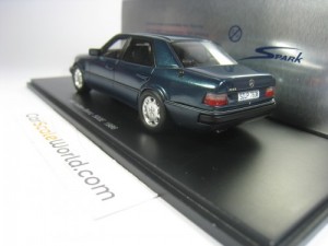 MERCEDES BENZ 500E 1986 W124 1/43 SPARK (GREEN)