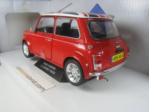 MINI COOPER 1.3i SPORT PACK 1997 1/18 SOLIDO (RED)