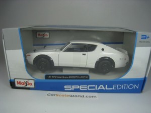 NISSAN SKYLINE 2000 GT-R KPGC110 1/24 MAISTO (WHITE)